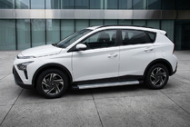 Hyundai Bayon 2021- Pedane Laterali Maya V2 (2 pz, Alluminio) foto 2