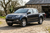 Isuzu D-Max 2011-2019 Pedane Laterali Allmond Black (2 pz, Alluminio) foto 1
