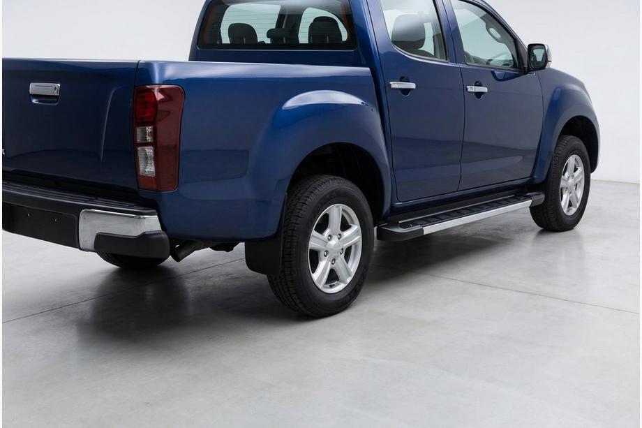 Isuzu D-Max 2011-2019 Pedane Laterali RedLine (2 pz, Alluminio) Image