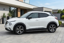 Nissan Juke 2020- Pedane Laterali Tayga Black (2 pz, Alluminio) foto 1