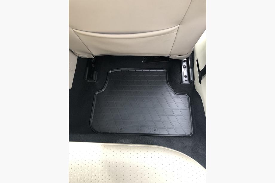 Volkswagen Golf 7/E-Golf 2012-2020 Tappetini in gomma per E-Golf (4 pz, Stingray Premium) Foto 3