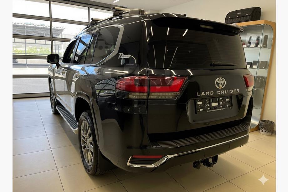 Toyota Land Cruiser 300 2021- Spoiler OEM Design Nero Image
