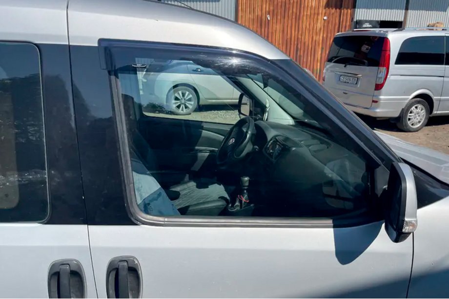 Opel Combo 2012-2018 Deflettori Finestrini (2 pz, HIC) Foto 2
