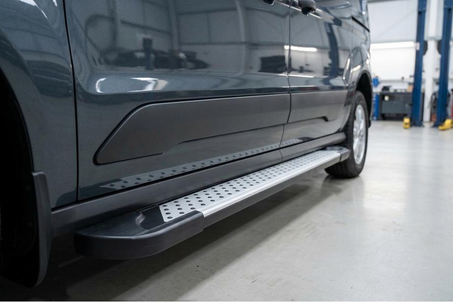 Volkswagen Caddy 2020- Pedane laterali Allmond Grey (2 pz, alluminio) Foto 2