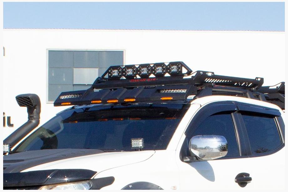 Isuzu D-Max 2011-2019 Visiera parabrezza (LED) Image