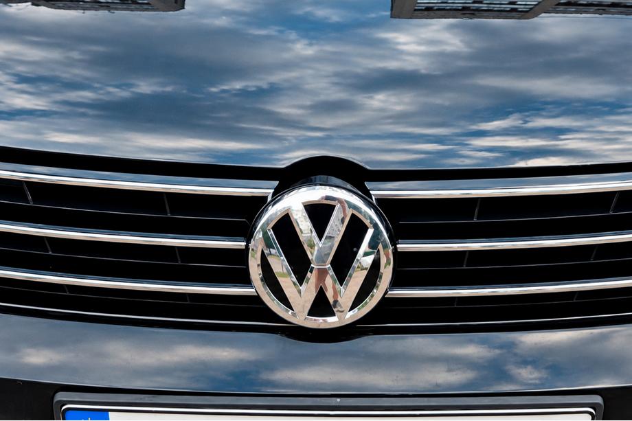 Volkswagen Golf 7/E-Golf 2012-2020 Emblema anteriore 2017-2020 3G0853601B Image