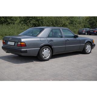Allargamenti passaruota 1989-1995 (4 pz, neri, plastica ABS) Mercedes E-class W124 1984–1997 foto 3