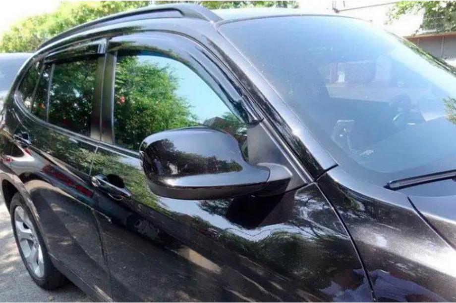 BMW X1 E84 2009-2015 Deflettori Finestrini (4 pz, HIC) Image