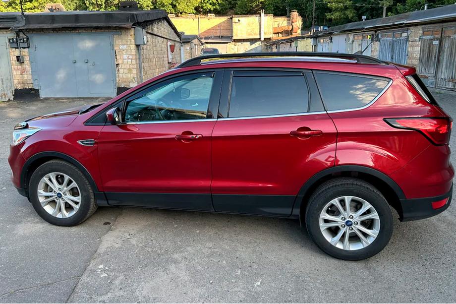 Ford Kuga/Escape 2013-2019 Deflettori finestrini ad incastro (4 pz, HIC) Foto 1