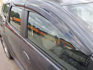 Dacia Duster 2008-2018 Deflettori Finestrini (4 pz, Sunplex Sport) foto 4