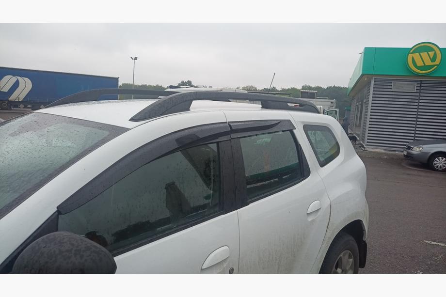 Dacia Duster 2018-2024 Deflettori Finestrini (4 pz, Sunplex Sport) Foto 3