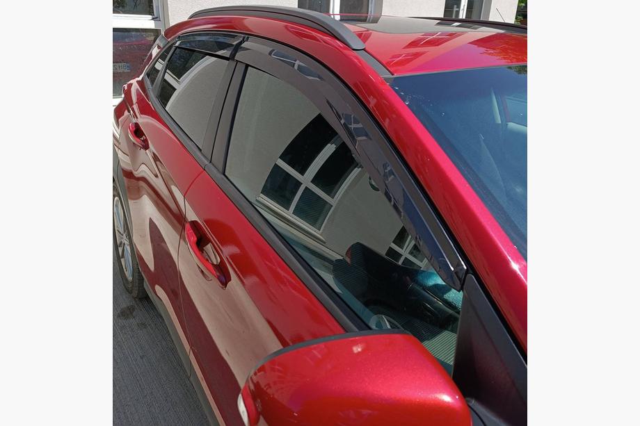 Hyundai Kona 2017-2023 Deflettori Finestrini (4 pz, Sunplex Sport) Foto 9