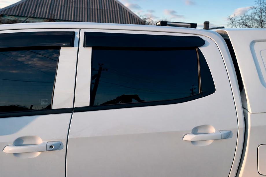 Isuzu D-Max 2019- Deflettori Finestrini (4 pz, Sunplex Sport) Foto 9