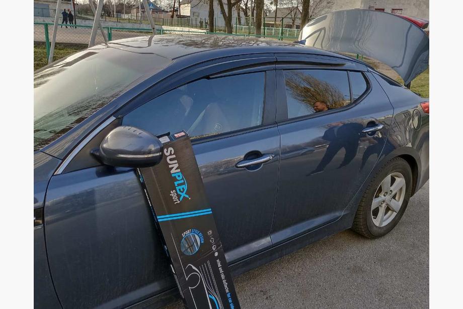 Kia Optima 2010-2016 Deflettori Finestrini (4 pz, Sunplex Sport) Image