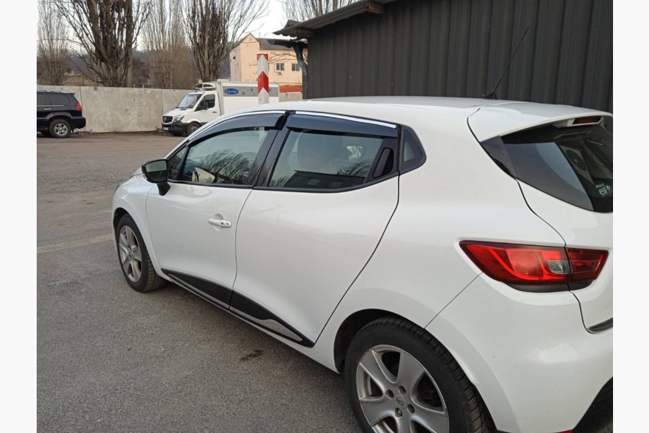 Renault Clio V 2019- Deflettori Finestrini con Modanatura Cromata (4 pz, Sunplex Chrome) Foto 4