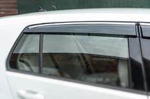 Volkswagen Golf 7/E-Golf 2012-2020 Deflettori Finestrini con Modanatura Cromata HB (4 pz, Sunplex Chrome) foto 3