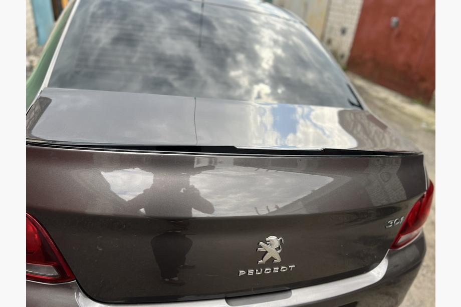 Peugeot 301 2012- Spoiler Lip (Sunplex, nero) (118,5cm x 5,5cm) Foto 2