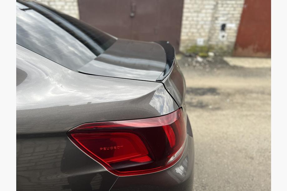 Peugeot 301 2012- Spoiler Lip (Sunplex, nero) (118,5cm x 5,5cm) Foto 3