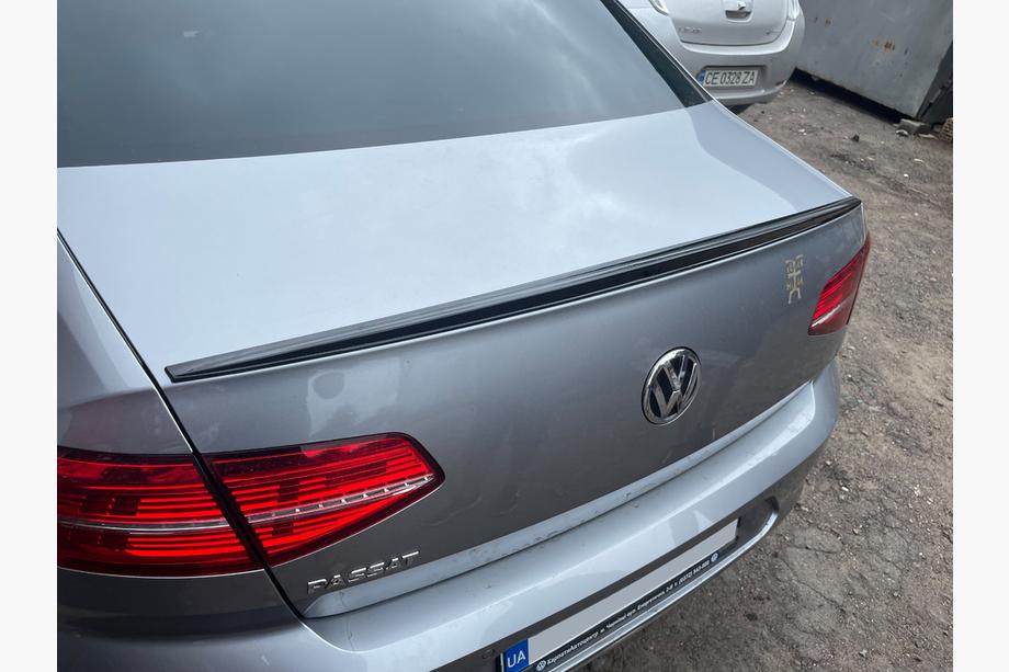 Volkswagen Passat B8 2015-2023 Spoiler LIP (Sunplex, nero) (115,8cm x 6,3cm) Foto 2