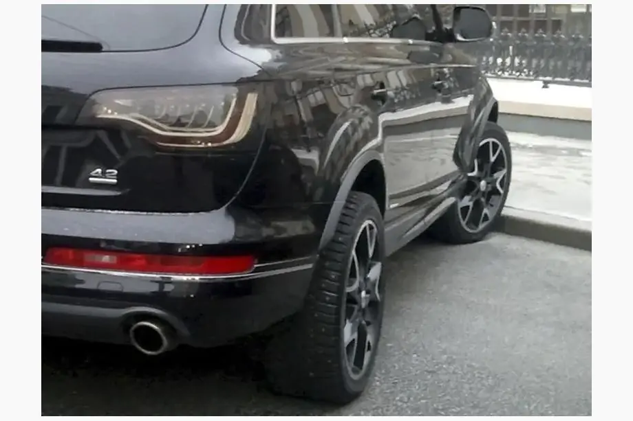 Audi Q7 2005-2015 Allargatori passaruota stretti S-Line Image