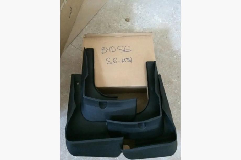 BYD S6 2010-2016 Paraspruzzi Premium (4 pz) Image