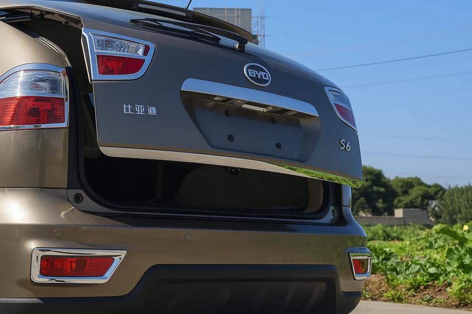 BYD S6 2010-2016 Modanatura bagagliaio Libao acciaio inox Image