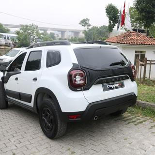 Copertura in plastica per cofano bagagliaio (3 pezzi) Dacia Duster 2018-2024 foto 3