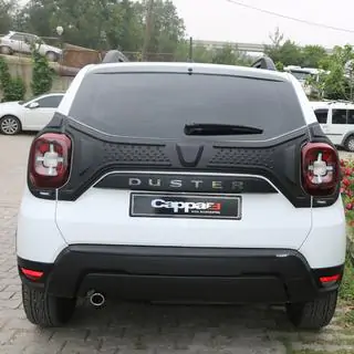 Copertura in plastica per cofano bagagliaio (3 pezzi) Renault Duster 2018-2024 foto 4