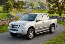 Isuzu D-Max 2002-2011 Pedane Laterali Fullmond (2007-2012, 2 pz, Alluminio) foto 1
