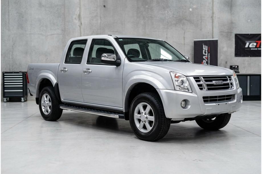 Isuzu D-Max 2002-2011 Pedane Laterali BlackLine (2007-2012, 2 pz, Alluminio) Image