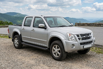 Isuzu D-Max 2002-2011 Pedane Laterali Allmond Black (2007-2012, 2 pz, Alluminio) foto 1