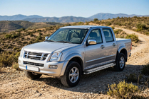 Isuzu D-Max 2002-2011 Pedane Laterali Maydos V2 (2007-2012, 2 pz, Alluminio) foto 1