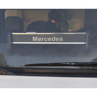 Mensola per cruscotto (Nera con cuciture rosse) foto 2