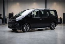 Hyundai Staria 2021- Pedane Laterali RedLine V1 (2 pz, Alluminio) foto 1