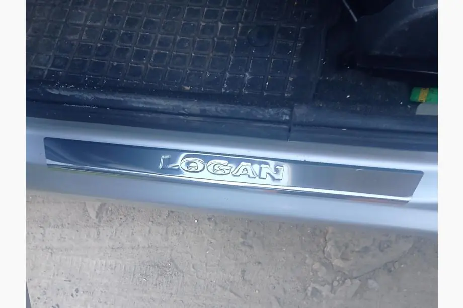 Renault Logan MCV 2013-2022 Battitacco Carmos V2 (4 pz, acciaio inox) Foto 2
