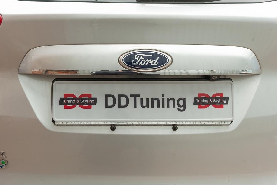 Ford C-Max/Grand C-Max 2010-2019 Modanatura in acciaio inox sopra targa Carmos Image