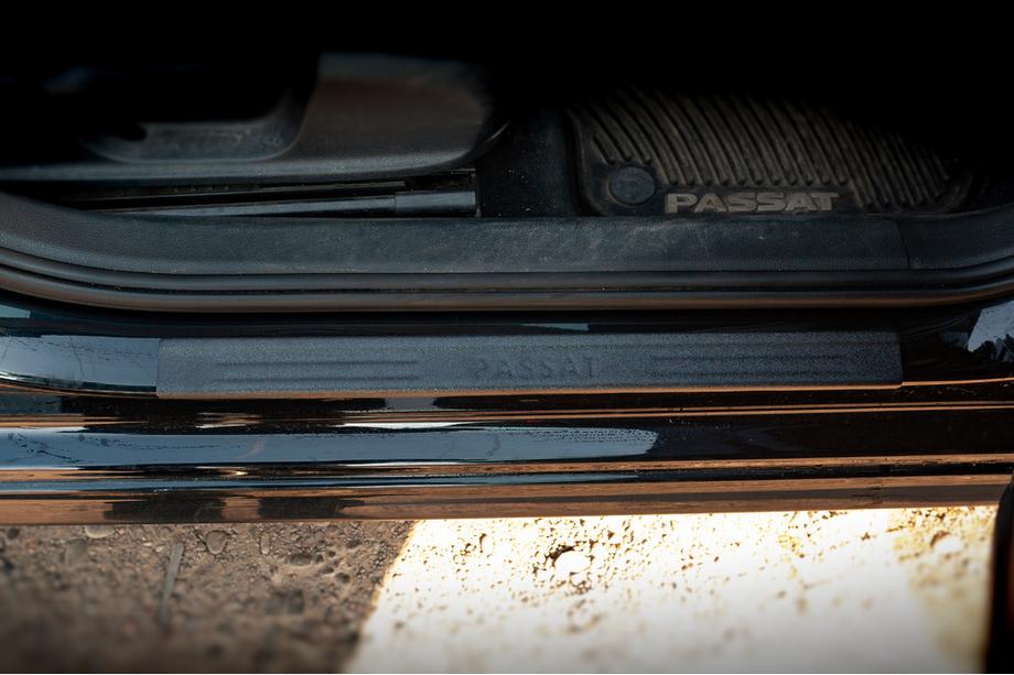 Volkswagen Passat B7 2012-2015 Battitacco DDU (4 pz, plastica) Foto 3