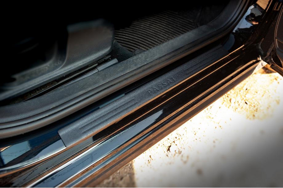 Volkswagen Passat B7 2012-2015 Battitacco DDU (4 pz, plastica) Foto 1