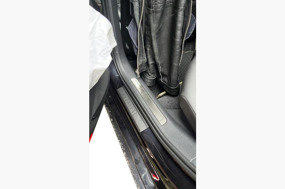Volkswagen Passat CC 2008-2017 Battitacco DDU (4 pz, plastica) Foto 6
