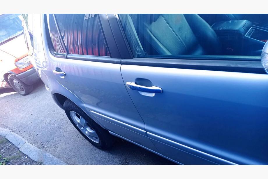 Mercedes ML W163 1997-2005 Coperture Maniglie Cromate (4 pz) Libao - Plastica ABS Foto 3